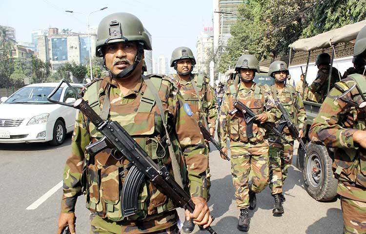 রাজধানীজুড়ে যৌথবাহিনীর কড়া নজরদারি