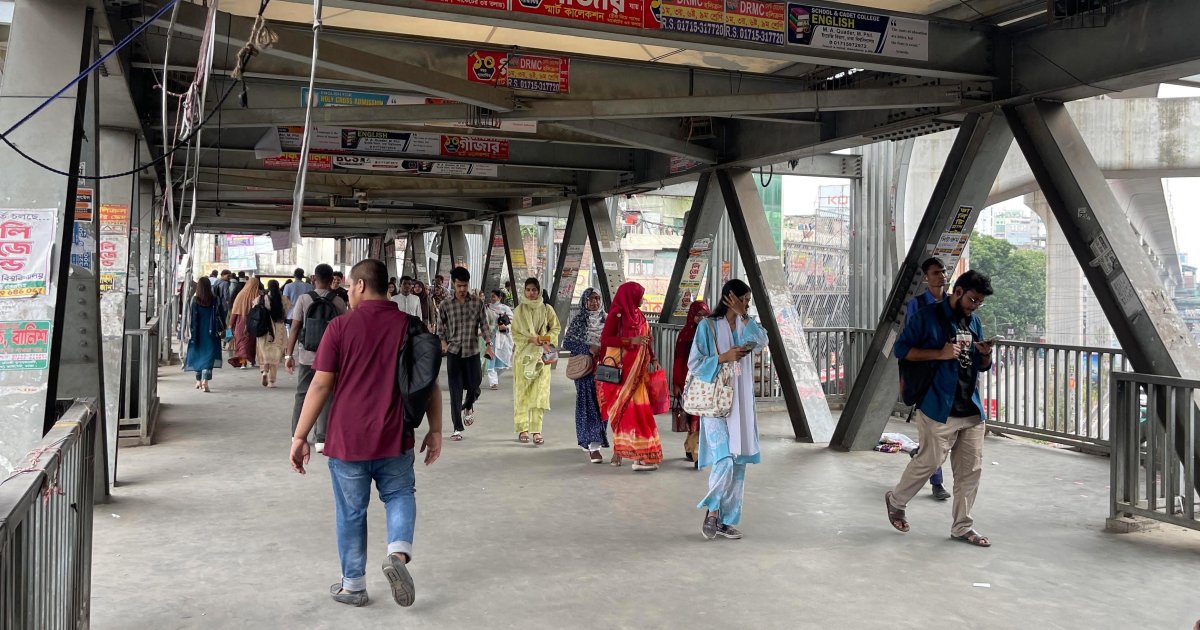 ফার্মগেটের ওভারব্রিজ এখন হকারমুক্ত, ডিসির নজরদারি অব্যাহত
