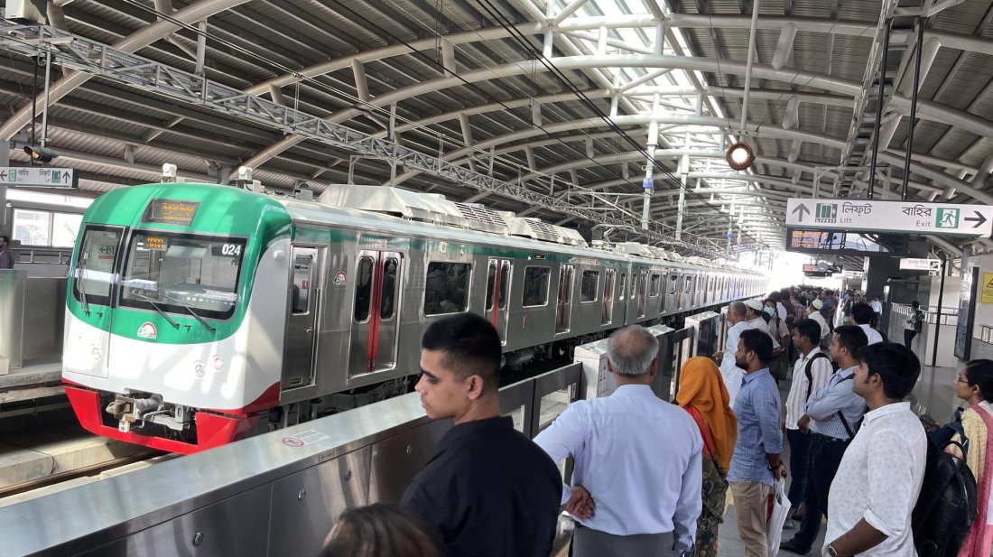 ২৩ ঘণ্টা পর পুরো রুটে মেট্রোরেল চলা শুরু