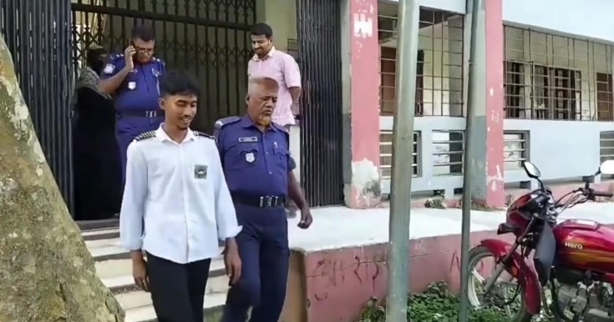 শেখ হাসিনার জন্মদিনের পোস্টের অভিযোগে এসএসসি পরীক্ষার্থী আটক