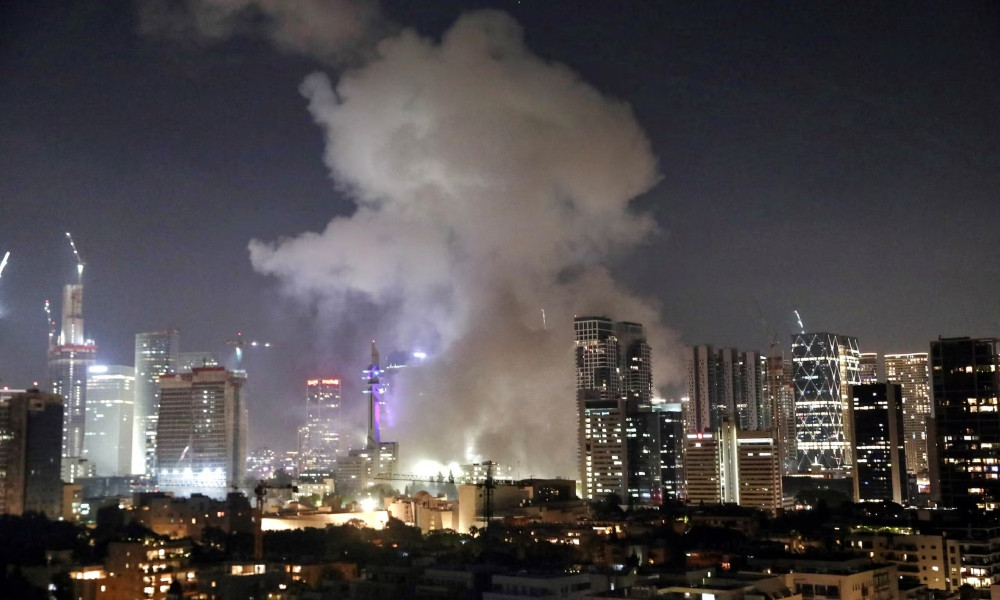 ইসরায়েলে ব্যাপক ক্ষেপণাস্ত্র তাণ্ডব চালিয়েছে ইরান