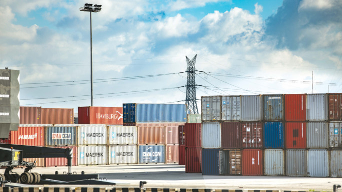 এপ্রিলে রপ্তানি আয় ১০ মাসের মধ্যে সর্বনিম্ন