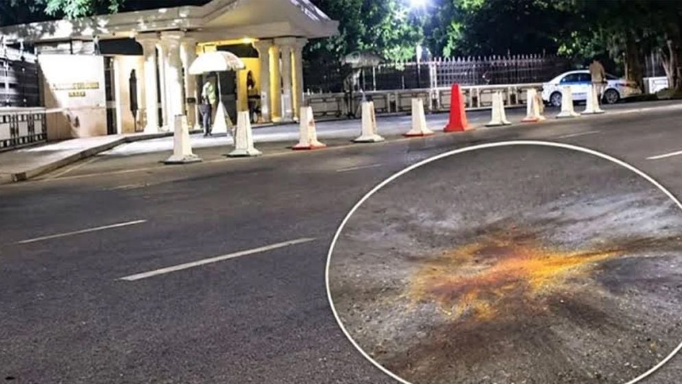 তেজগাঁওয়ে প্রধানমন্ত্রীর কার্যালয়ের সামনে ককটেল বিস্ফোরণ, পালাল দুই মোটরসাইকেল আরোহী