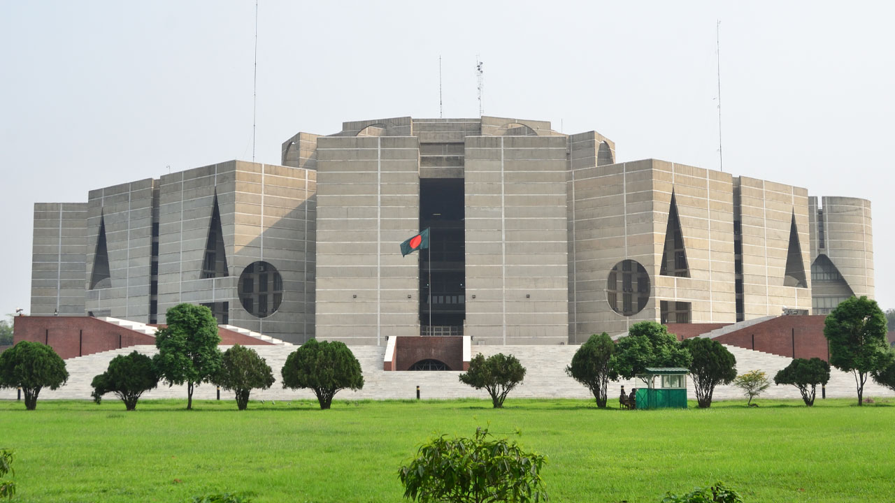 একই দিনে জাতীয় নির্বাচন ও গণভোট আয়োজনের সিদ্ধান্ত  নিতে যাচ্ছে সরকার