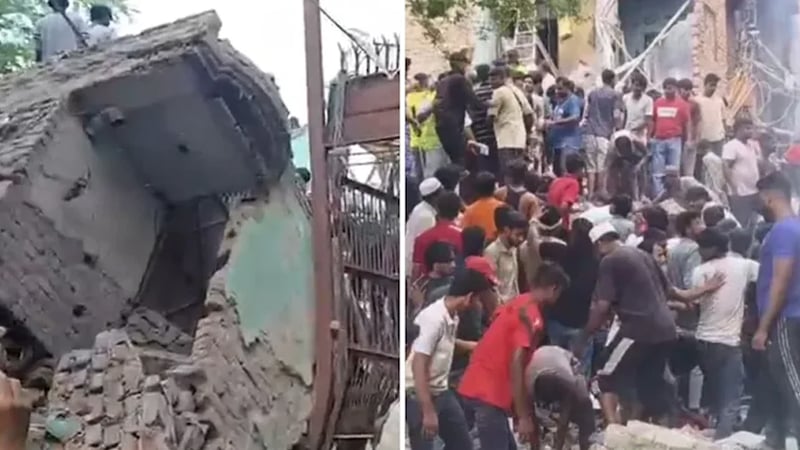 দিল্লিতে পাঁচতলা ভবন ধসে পড়ল, ধ্বংসস্তূপে আটকে থাকার আশঙ্কা