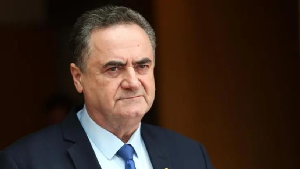 খামেনিকে ‘আর বাঁচতে দেওয়া যায় না’, ইসরায়েলের প্রতিরক্ষামন্ত্রী