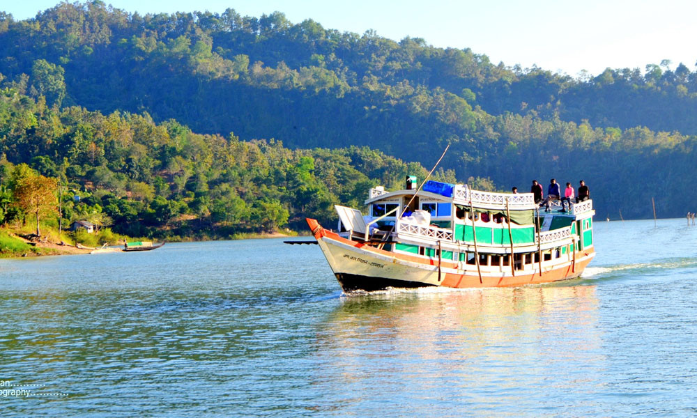 কাপ্তাই হ্রদে নৌযান চলাচল বন্ধের আশঙ্কা