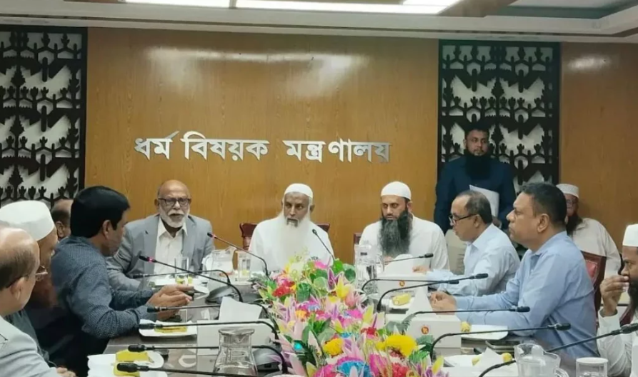 হাজিদের সেবা নিশ্চিত করতে এজেন্সিগুলোর প্রতি ধর্মমন্ত্রীর নির্দেশনা