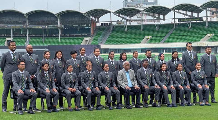 নারী বিশ্বকাপে উড়াল দেওয়ার আগে ফটোসেশনে বাংলাদেশ দল