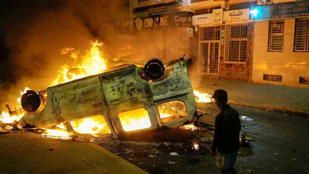 মরক্কোয় জেন জি বিক্ষোভে উত্তেজনা: পুলিশ স্টেশনে অগ্নিসংযোগ, নিহত ২