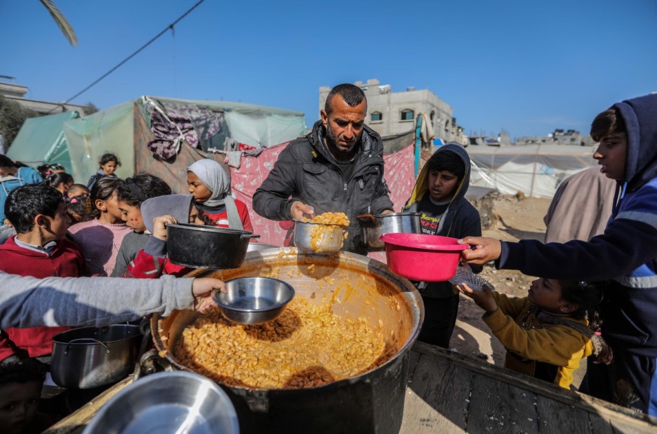 আবারও গাজায় ত্রাণ সরবরাহ বন্ধ করল ইসরায়েল