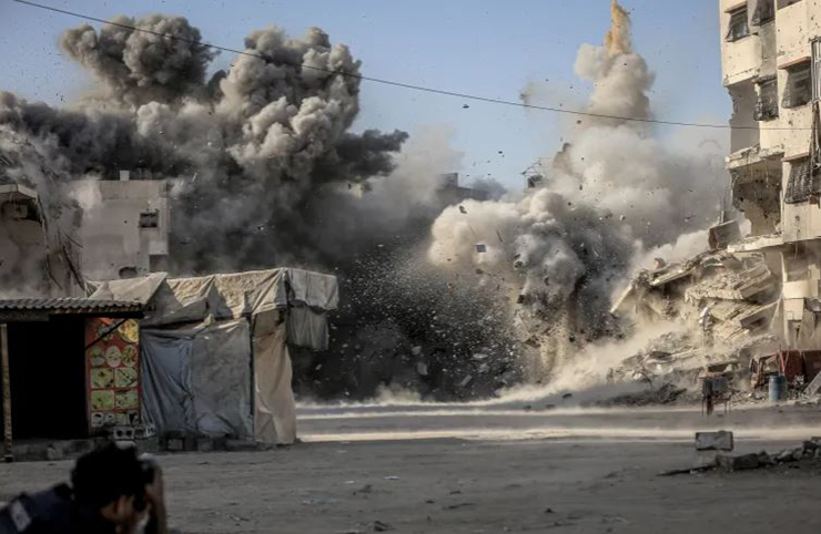 ট্রাম্পের নির্দেশ উপেক্ষা করে গাজায় ইসরায়েলি হামলায় নিহত ৭০