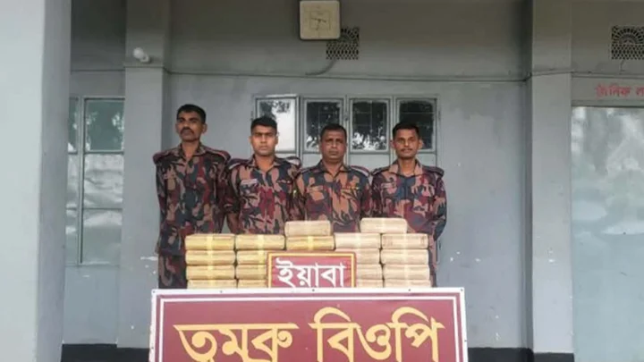 নাইক্ষ্যংছড়ি সীমান্তে ৪ লাখ ২০ হাজার ইয়াবা জব্দ