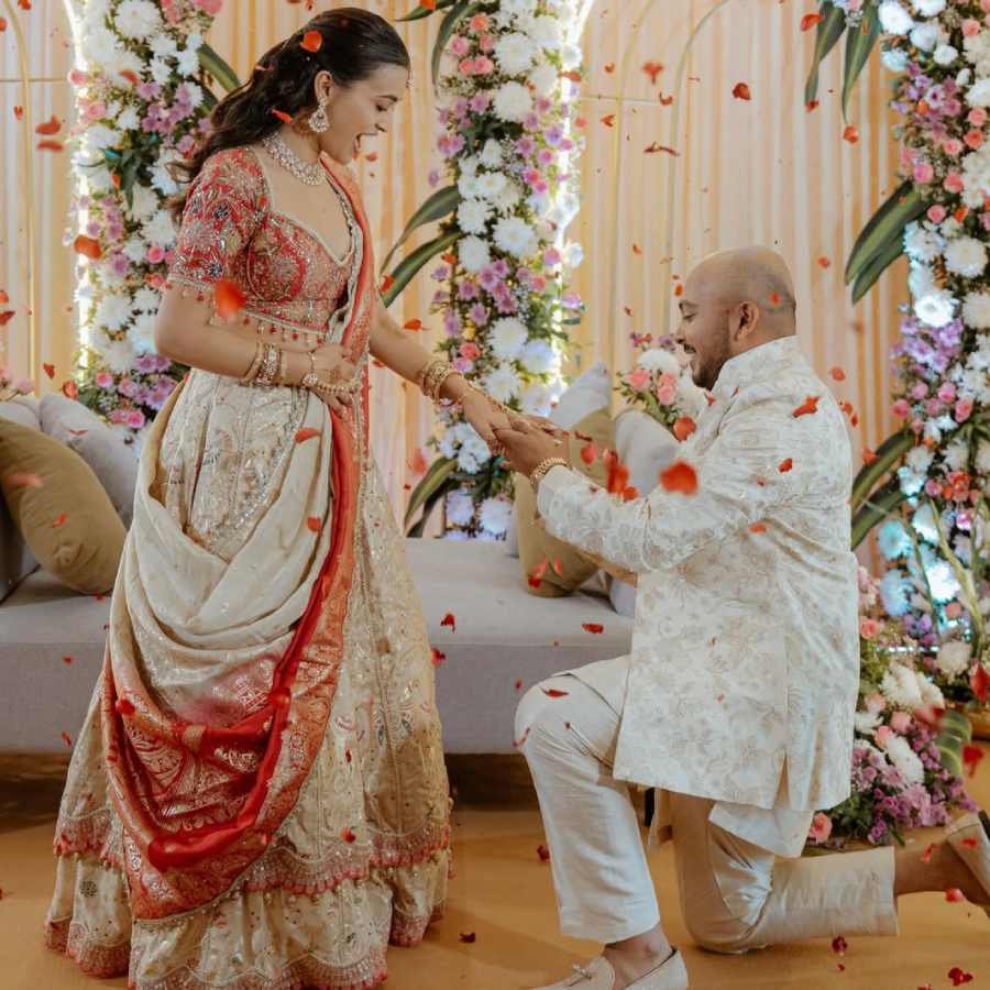 বাগদান ভাঙার পর সম্পর্কে আরেকবার সুযোগ দিচ্ছেন পৃথ্বী শ ও আকৃতি