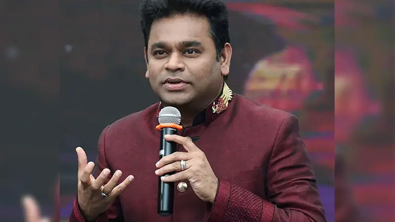 বুকে ব্যথা নিয়ে হাসপাতালে ভর্তি এ আর রাহমান