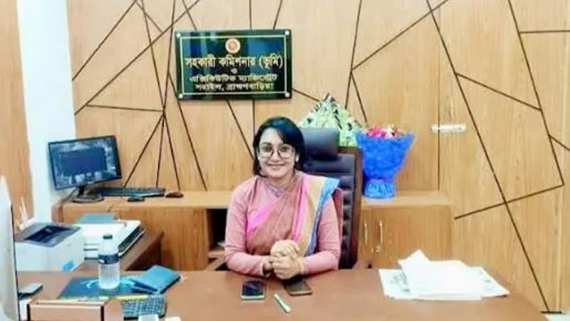 শেখ মুজিবকে 'স্বাধীনতার ঘোষক' দাবি, সরাইলের এসিল্যান্ডকে প্রত্যাহার