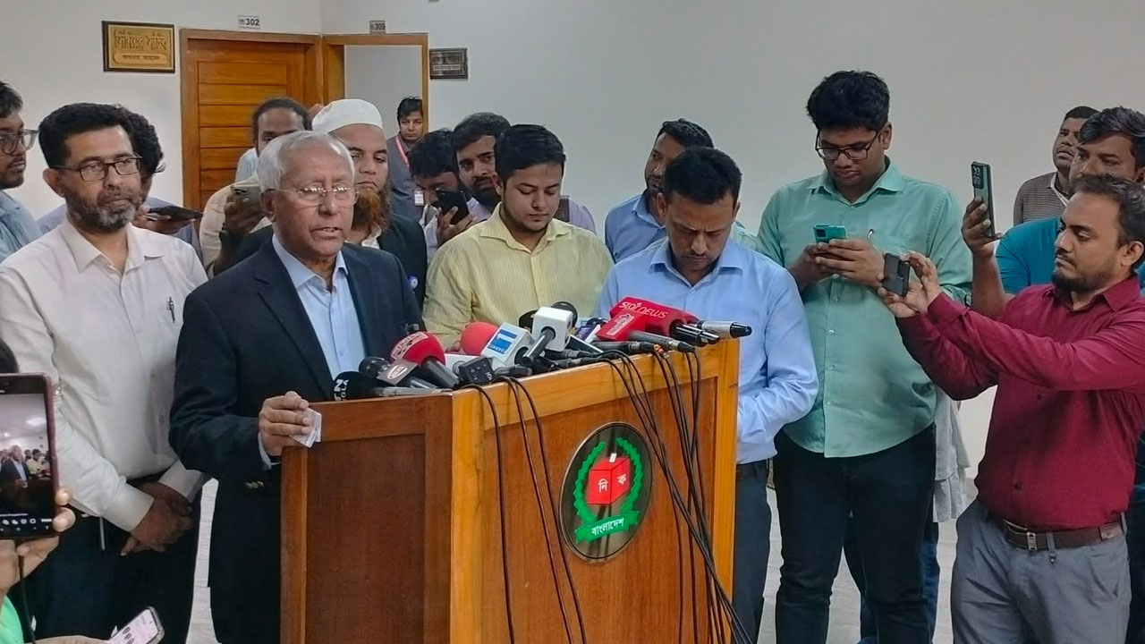 এনসিপিসহ ৩ দলকে নিবন্ধন দেওয়ার সিদ্ধান্ত ইসির