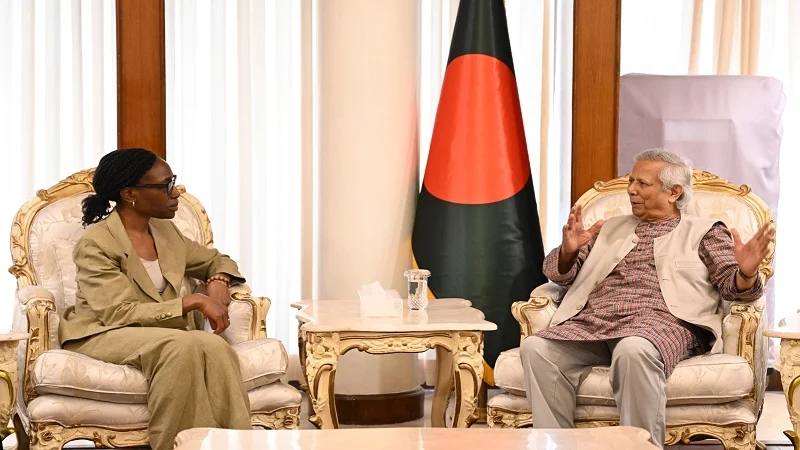 আ.লীগকে নিষিদ্ধের পরিকল্পনা নেই, নির্বাচন পেছাবে না: প্রধান উপদেষ্টা