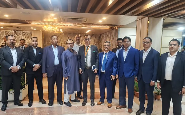 বিএসইসির কর্মকর্তা-কর্মচারীরা কাজে ফিরেছেন, বাজার সংশ্লিষ্টদের সাথে বৈঠকে চেয়ারম্যান