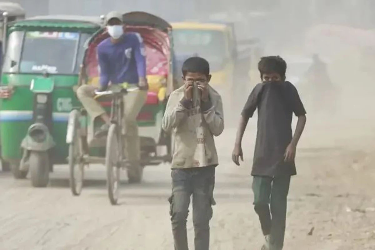 বৈশাখের সকালে দূষণের শীর্ষে ঢাকা