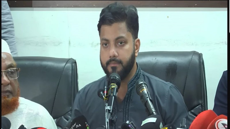 ইশরাক হোসেন মুক্তিযুদ্ধবিষয়ক মন্ত্রণালয়ের প্রতিমন্ত্রীর পদ থেকে পদত্যাগ করেছেন