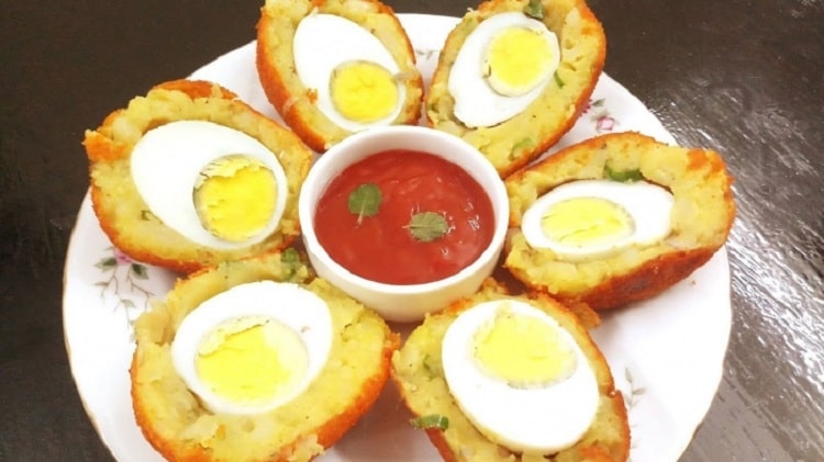 ইফতারে মজাদার ডিম আলুচপ