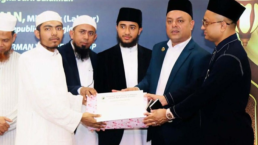 মালয়েশিয়ায় আন্তর্জাতিক কুরআন প্রতিযোগিতায় প্রথম স্থান অধিকার করলেন বাংলাদেশের এহতিশামুল হক হিরা