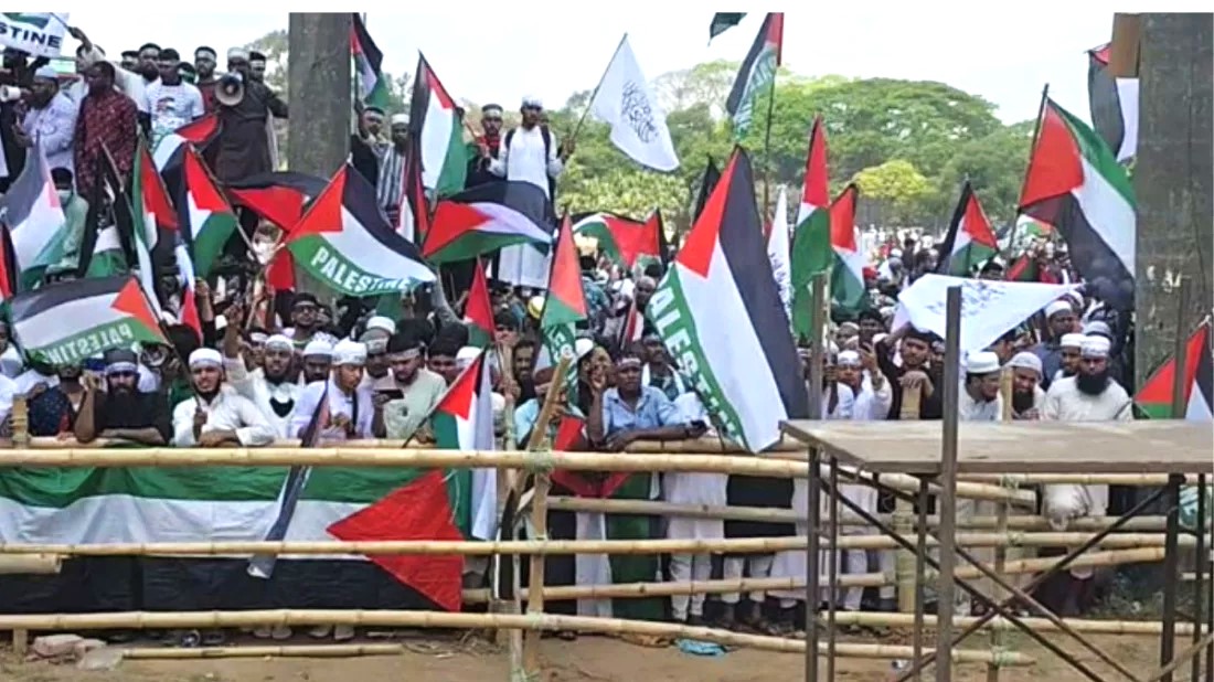 ‘মার্চ ফর গাজা’: সোহরাওয়ার্দীতে সকাল থেকেই জনতার ঢল