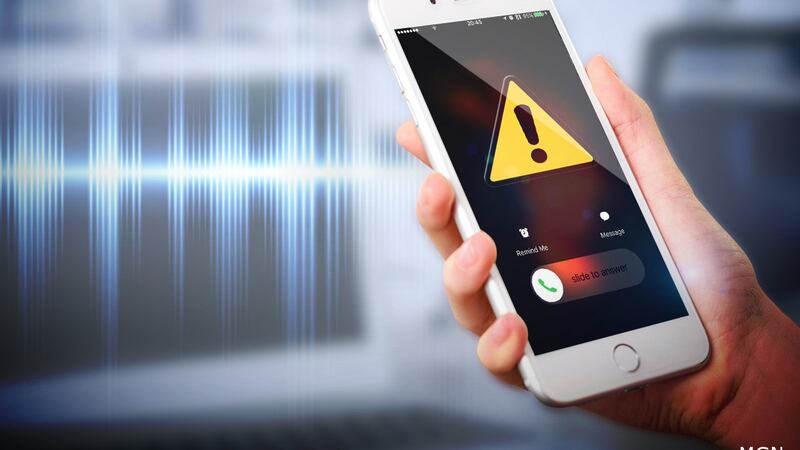 ফোন কি মানুষের সব কথা শুনতে পায়?