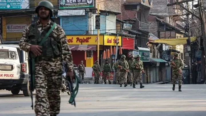 কাশ্মীরে রক্তক্ষয়ী হামলার পর ভারত-পাকিস্তান উত্তেজনা, যুদ্ধের শঙ্কা