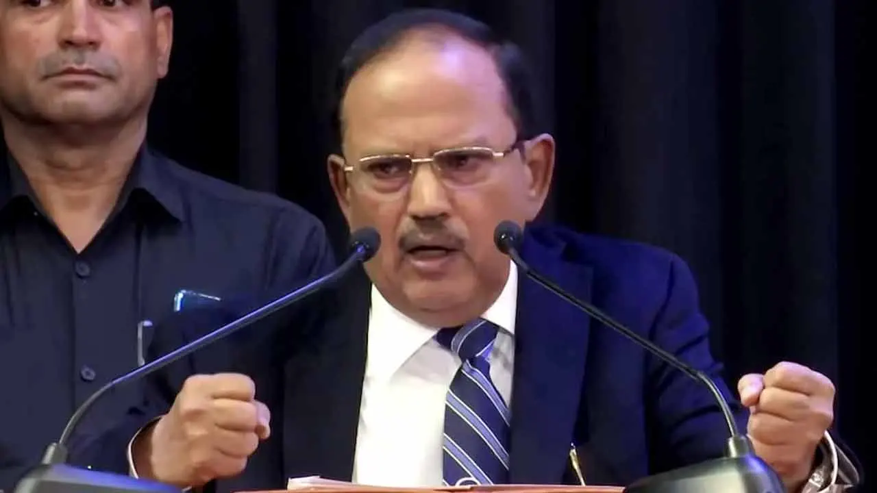 দুর্বল শাসন কাঠামোই সরকার পরিবর্তনের মূল কারণ: অজিত দোভাল