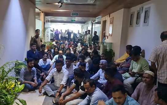 বিএসইসি চেয়ারম্যান ও কমিশনারদের পদত্যাগের দাবিতে  কর্মবিরতির ঘোষণা