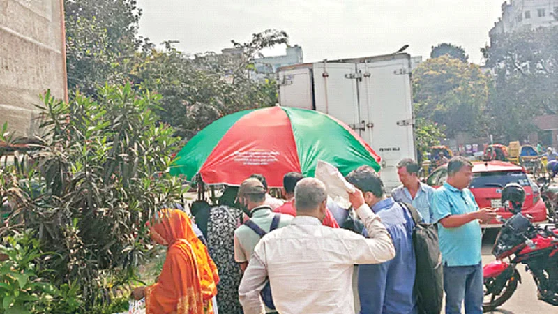 মুহূর্তেই শেষ গরুর মাংস