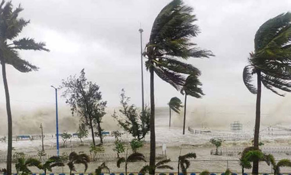 আট বিভাগেই বজ্রসহ বৃষ্টি, সমুদ্রবন্দরে ৩ নম্বর সতর্ক সংকেত