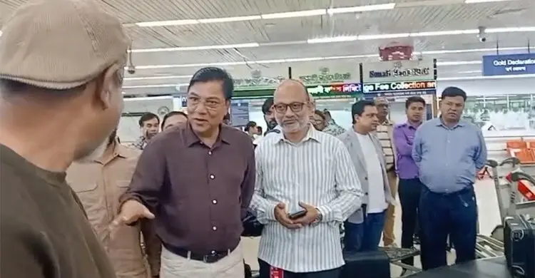 বিমানমন্ত্রী এম রশিদুজ্জামান মিল্লাতের শাহজালাল বিমানবন্দর পরিদর্শন, ট্রলি সংখ্যা বাড়ানোর নির্দেশ