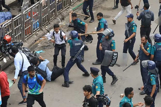 ঢাকা কলেজ ও সিটি কলেজের শিক্ষার্থীদের মধ্যে আবারও সংঘর্ষ