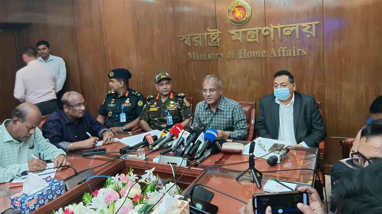 ১৩ নভেম্বর ঘিরে প্যাট্রোলিং বাড়ানো হয়েছে: স্বরাষ্ট্র উপদেষ্টা