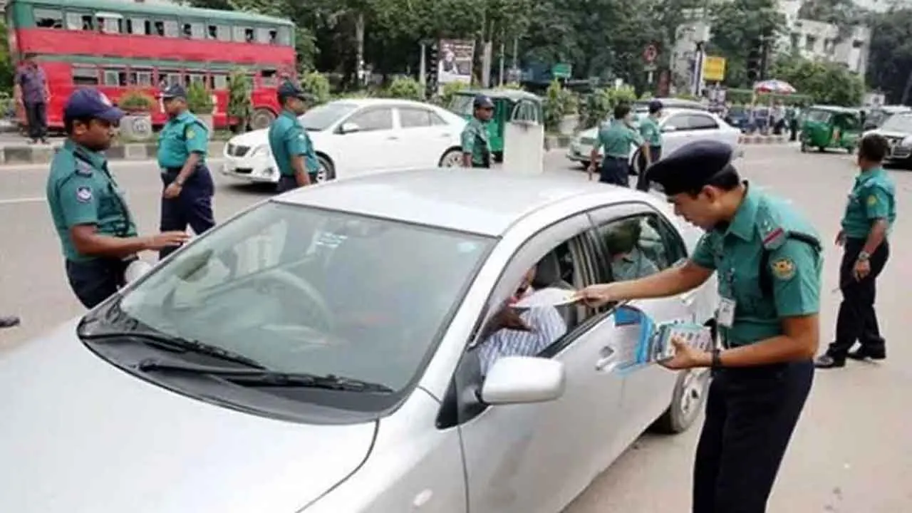 ডিএমপির ট্রাফিক বিভাগে দুই দিনে ৪০৬১ মামলা