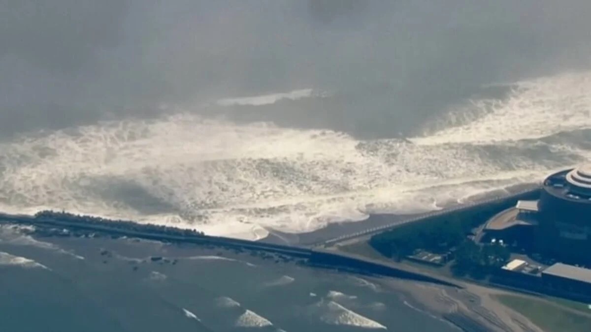 ভূমিকম্প-পরবর্তী সুনামিতে রাশিয়ায় আঞ্চলিক জরুরি অবস্থা ঘোষণা