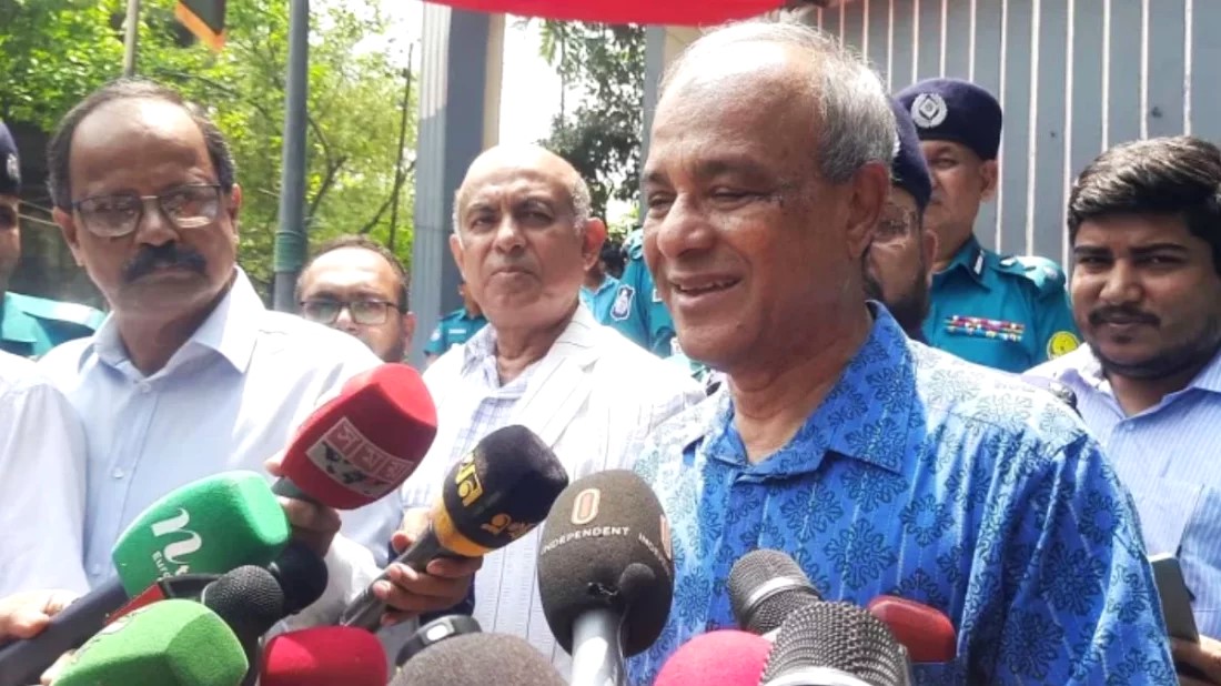 লুট হওয়া অস্ত্র প্রত্যাশা অনুযায়ী উদ্ধার হয়নি: স্বরাষ্ট্র উপদেষ্টা