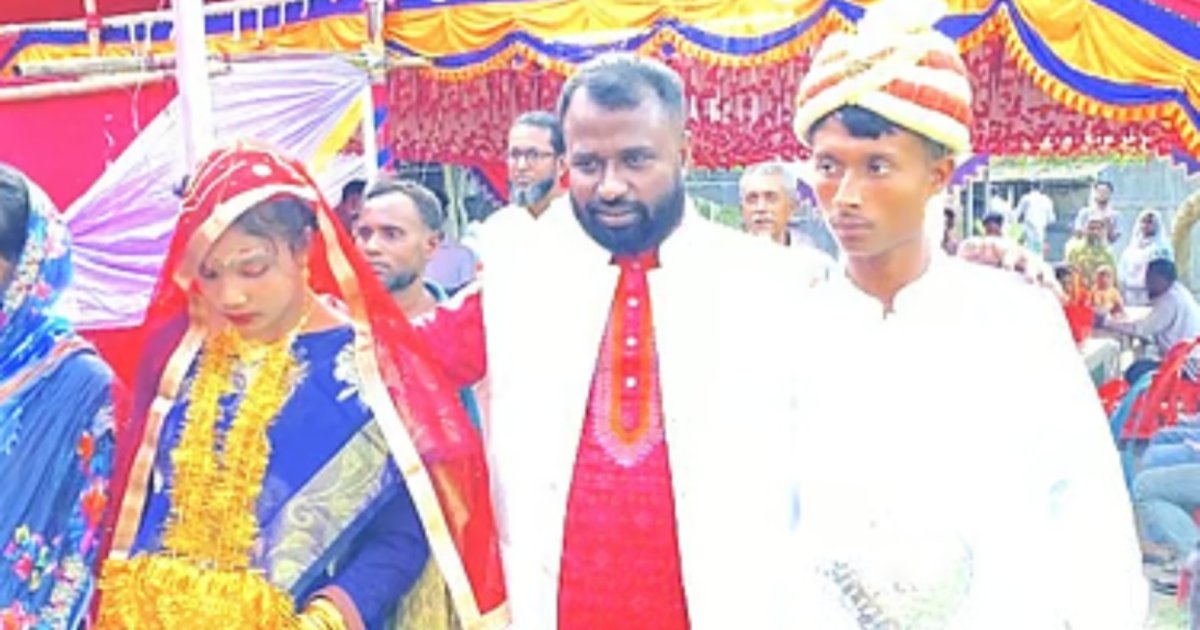 ভ্যানচালকের মেয়ের বিয়ের খরচ বহন, ২৪ বছরে ১১৩ কন্যার বিয়ে দিলেন নাটোরের রুহুল আমিন