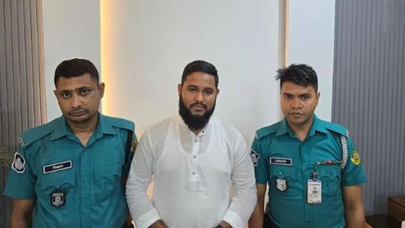 চট্টগ্রামে ছাত্র জোটের কর্মসূচিতে নারীকে লাথি মারা সেই জামায়াত কর্মী গ্রেপ্তার