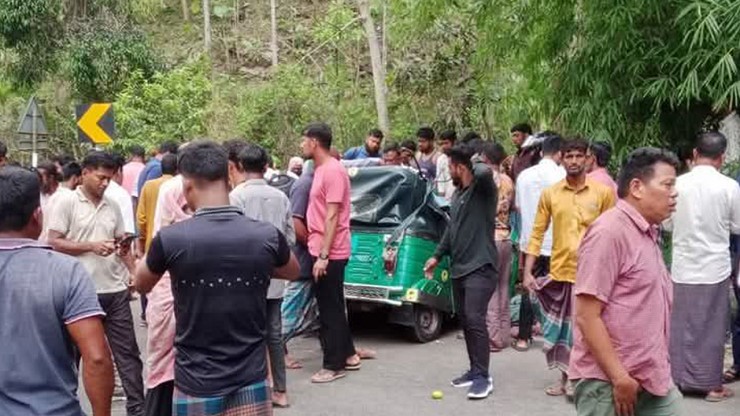 রাঙামাটিতে  পিকআপ ও অটোরিকশা সংঘর্ষে নিহত ৫