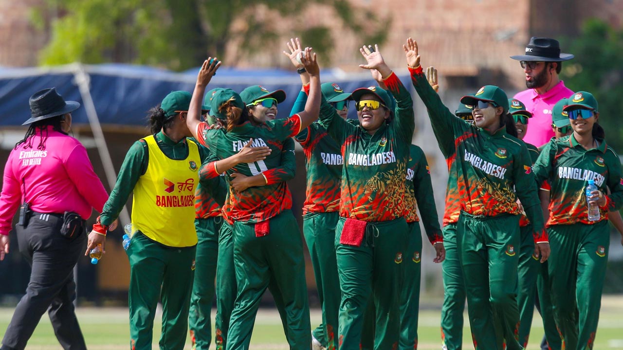 ২ উইকেটের নাটকীয় জয়ে বিশ্বকাপের আরও কাছাকাছি বাংলাদেশ