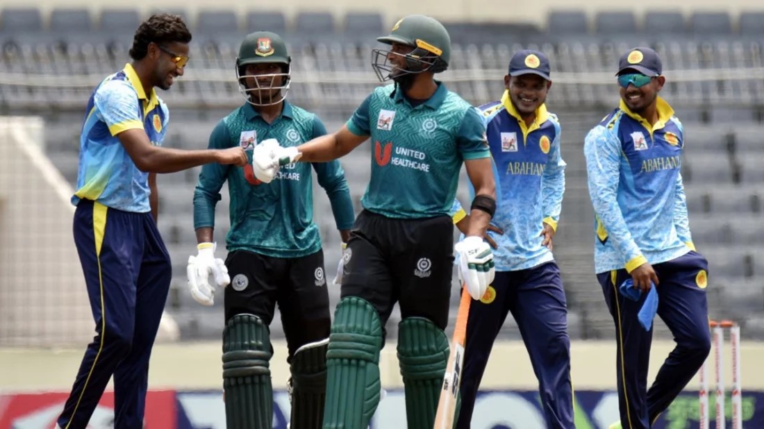 চিরপ্রতিদ্বন্দ্বী মোহামেডানকে হারিয়ে হ্যাটট্রিক শিরোপা আবাহনীর